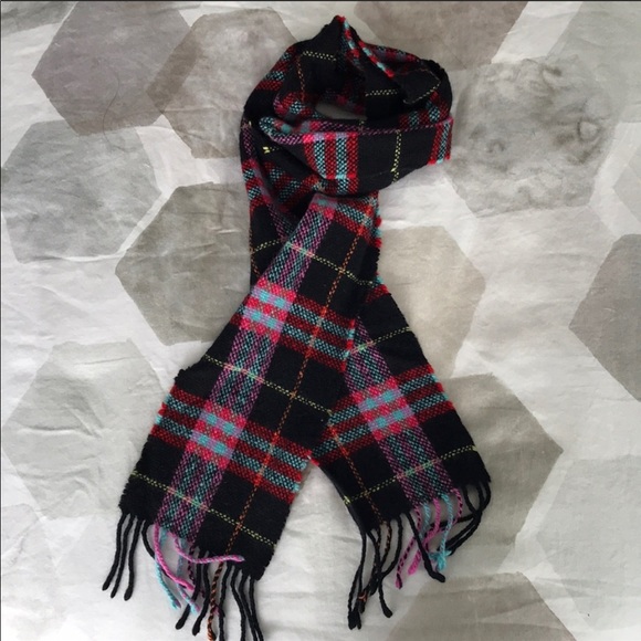 Burberry authentic scarf - Picture 2 of 4